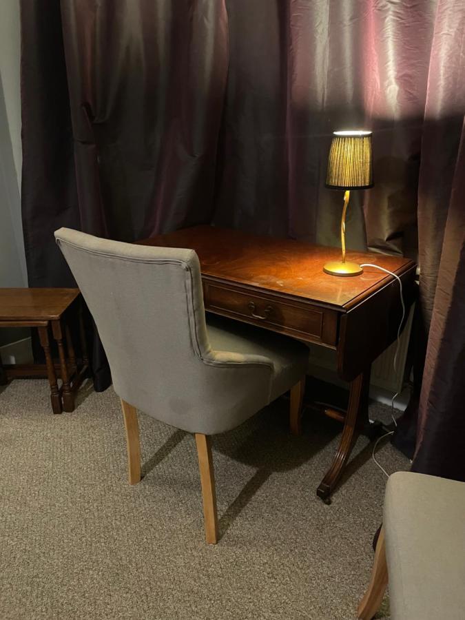 Traditional English 4 Bedroom Home In Greenwich Plumstead  Bagian luar foto