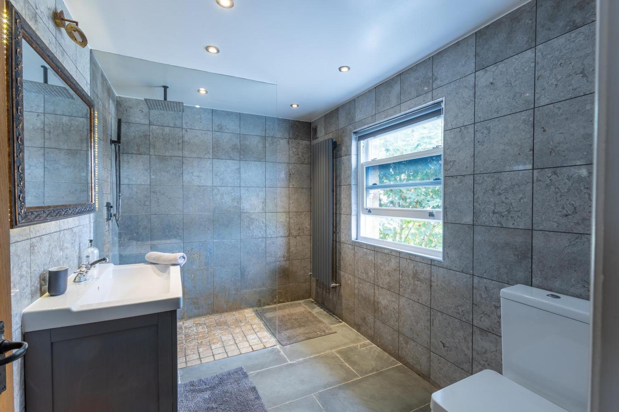 Traditional English 4 Bedroom Home In Greenwich Plumstead  Bagian luar foto