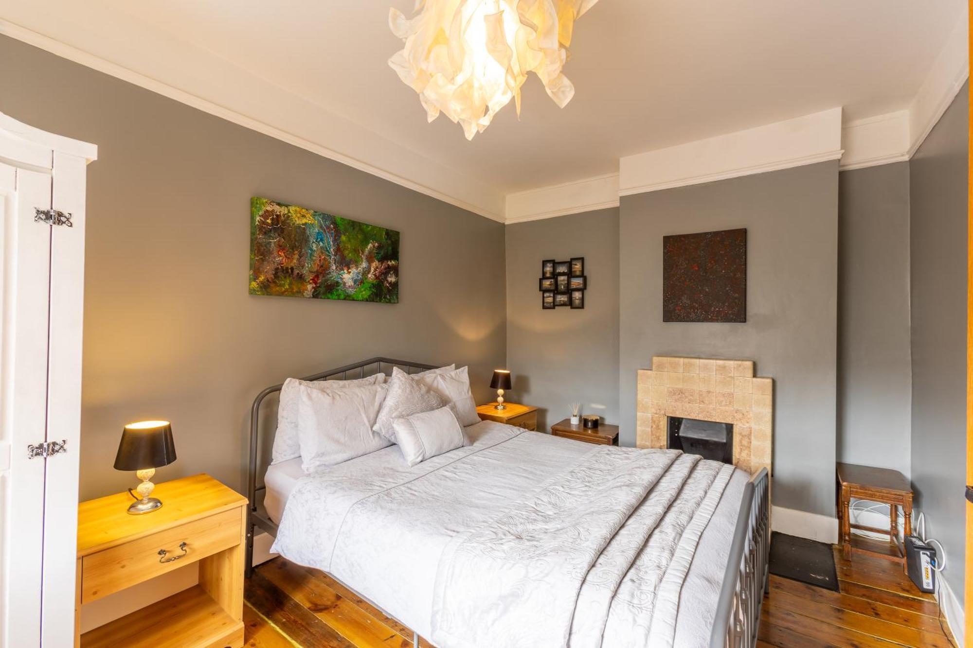 Traditional English 4 Bedroom Home In Greenwich Plumstead  Bagian luar foto