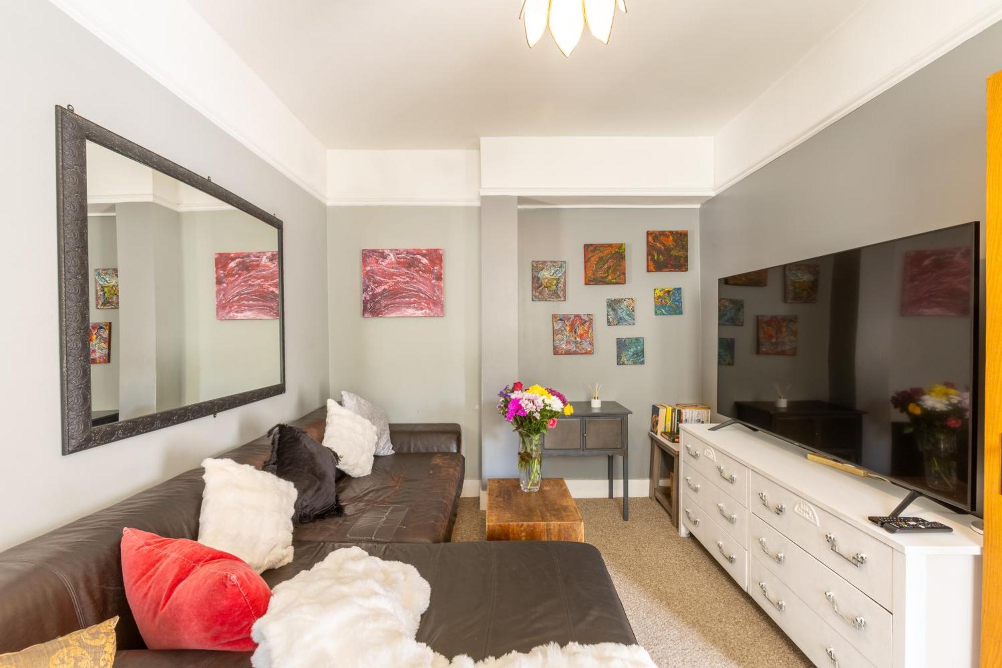 Traditional English 4 Bedroom Home In Greenwich Plumstead  Bagian luar foto