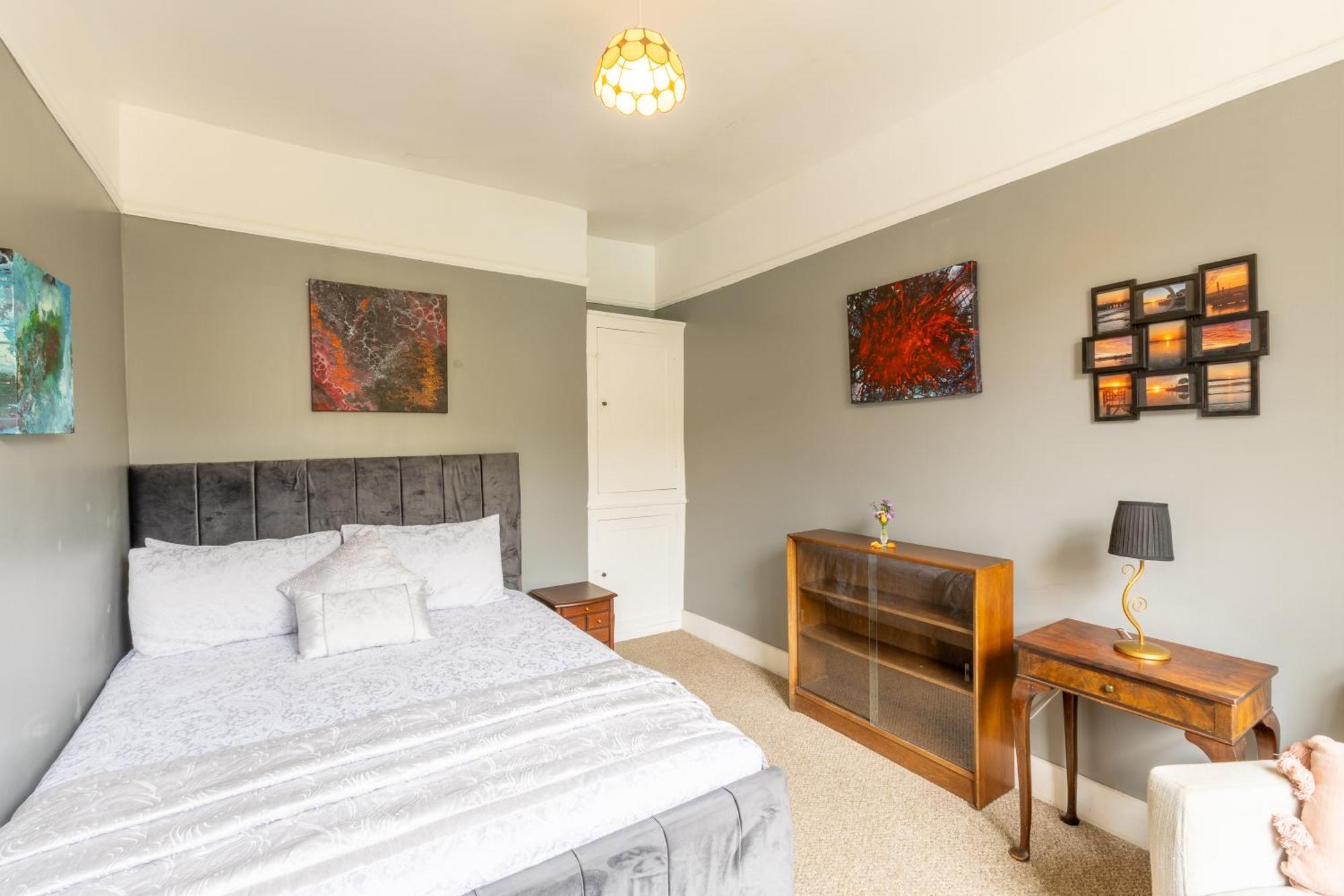 Traditional English 4 Bedroom Home In Greenwich Plumstead  Bagian luar foto
